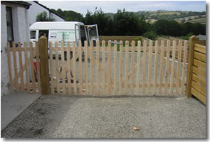 Gate
